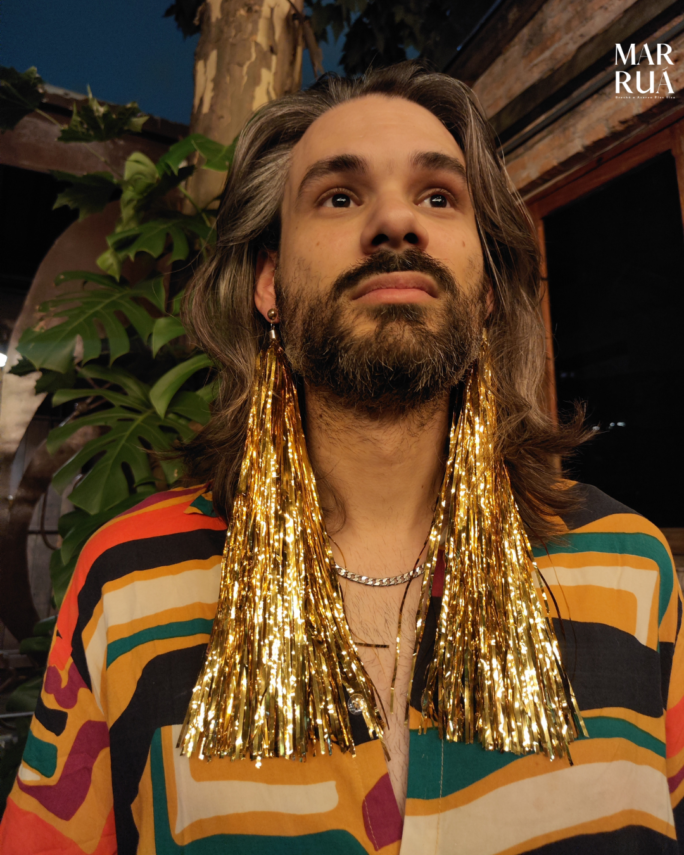 Brinco Metalizado Dourado